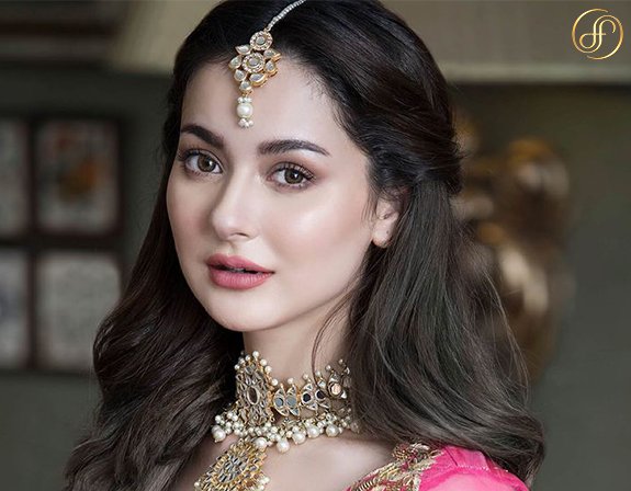 Hania Amir net worth